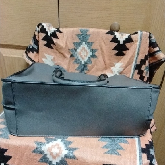 Bueno Gray Handbag/Satchel w/unbranded Wallet - Picture 7 of 12